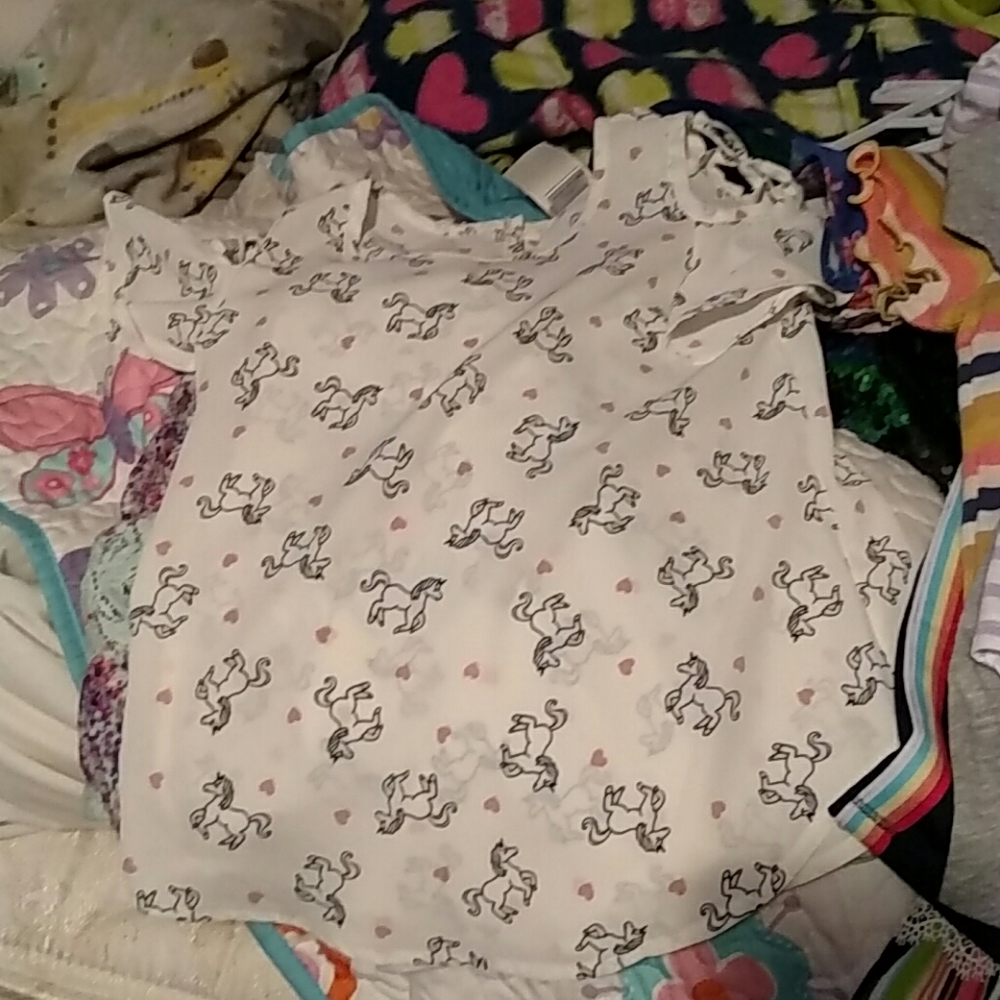 Girls unicorn top